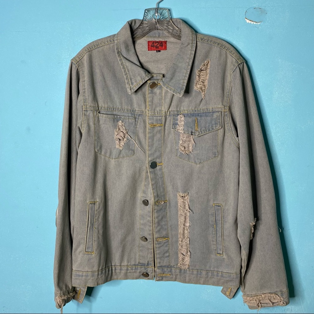 Men’s Large slim fit stylish Jean Jacket 424, mint condition!